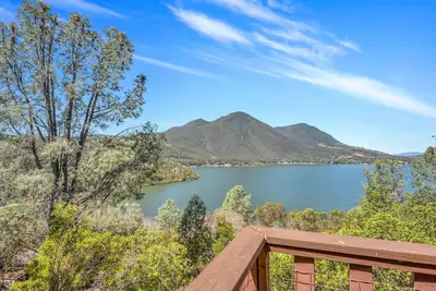 Image de Spacious, Newly Remodeled Home with great Views with Ev Charger