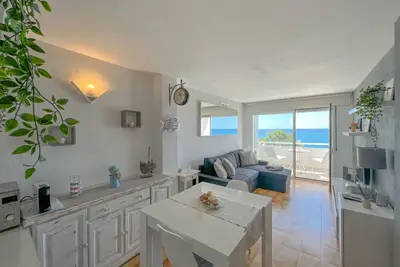 Image de Appartement 3 personnes à 30 m de la plage sur la promenade de Pineda de Mar avec des vues spectaculaires sur la mer - wifi gratuit. Excellent emplacement! Vivalidays Marina.