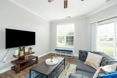 Image de Tranquil Haven in Greenwood