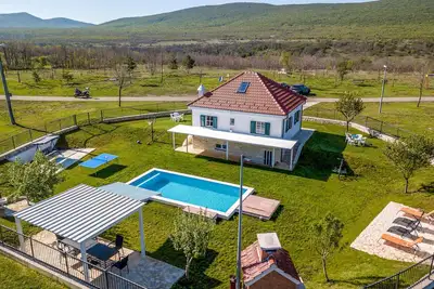 Image de Superbe maison Ă Tijarica avec WiFi