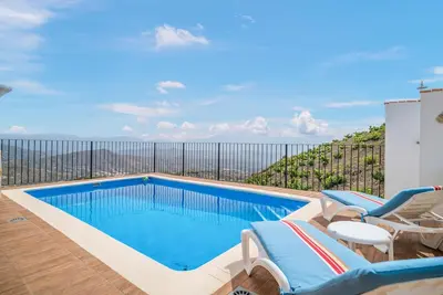 Image de Superbe maison à El Borge avec WiFi
