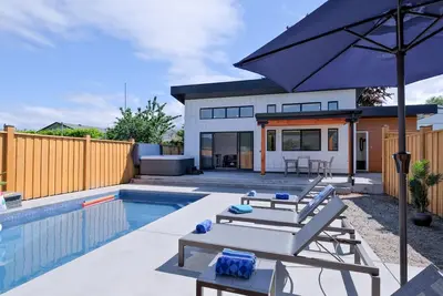 Image de Secrest Poolhouse - Carriage House, Pool & Hot Tub