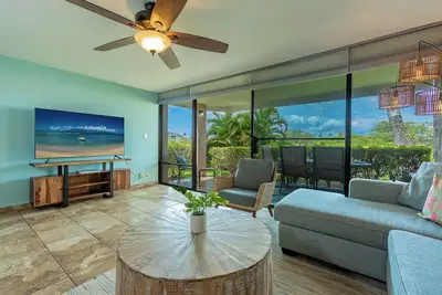 Image de Renovated Condo • Walk to Beach • Ac + Pool