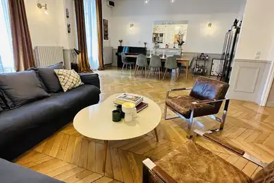 Image de Sublime Appartement Haussmannien à 2 pas des Champs Elysées