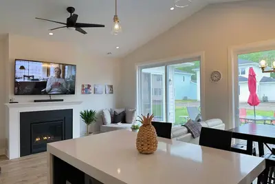 Image de Beautiful brand new 4 bedroom, 3 bath home - Port Stanley, On Kokomo Beach Club