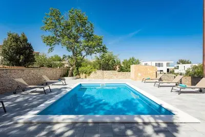Cesare Apartment with Swimming Pool and Sea view