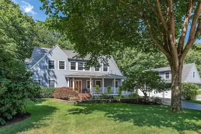 Image de Riverfront Home w\/ Private Dock, Kayaks, Close To Dock Square! Dogs Allowed!