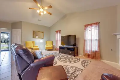 Image de Horn Lake Home w/ Yard: 8 Mi to Graceland!