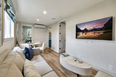 Image de Azul on Avenida Del Mar 5 Suites (1/2 Mile to the Pier! ) Heart of downtown
