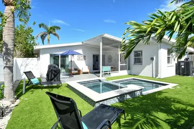 Image de Salty Starfish! Fall Specials! New Pool & spa!