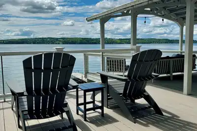 Image de Breathtaking Views, Newly Renovated Lakefront Cottage on Skaneateles Lake