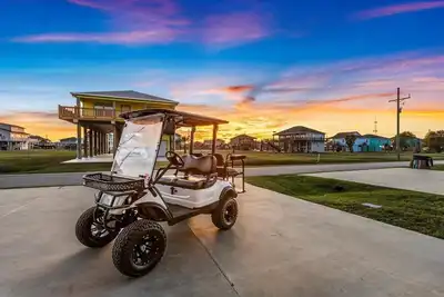 Image de Steps from Beach: Sleeps 15, Hot Tub, Golf Cart