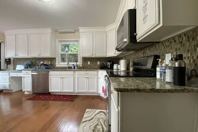 Image de Spacious Villa with electric car charging port and large private backyard