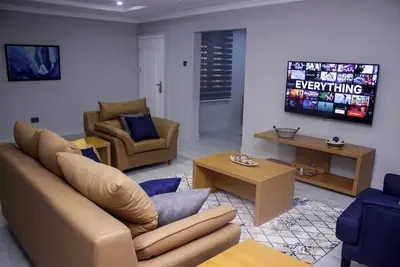 Tastefully furnished home in quiet, secure and accessible community in Bodija A1