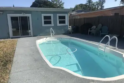 Image de Pool spacious home in the heart of town