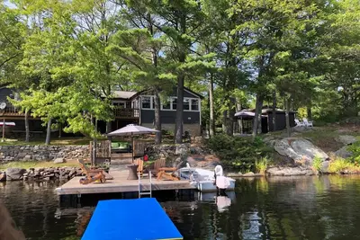 Image de Stunning 5 Bedroom Lakehouse