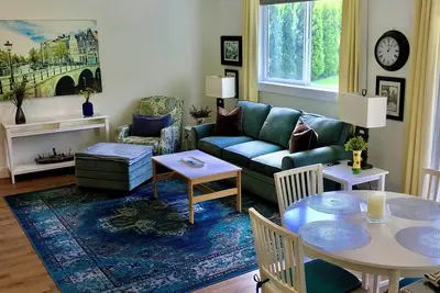 Image de Bright garden level suite
