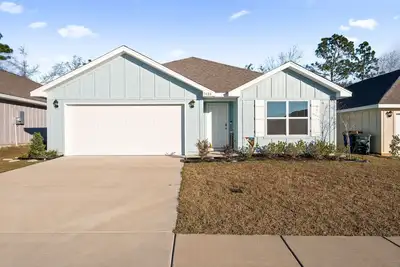 Image de 1 Home conveniently located Just a few minutes from the Beach, 5 miles to Owa