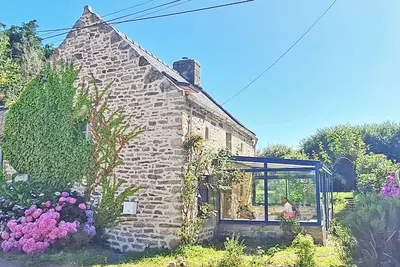 Image de Small stone house with authentic garden
