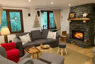Image de Cosy Chalet w Fireplace\/firepit, for Hiking\/skiing\/nature Lovers