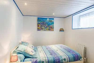 Image de Belle maison à 50m de la mer sur terrain clôturé. Idéal pour 2 couples + enfants