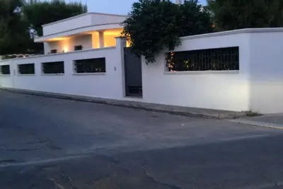 Image de Villa in the green 100 meters from the sea