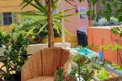 Image de Villa au calme au centre du vieux village Ă 5 minutes des plages, jardin parking