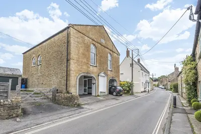 Image de Spacious Converted Chapel, Close to Spectacular Jurassic Coast, Beaches & Hiking