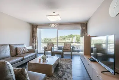 Huswell - Bright seaside apartment with parking