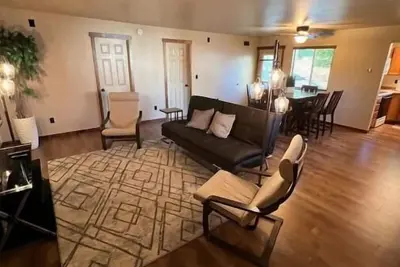 Image de Cozy 2-bedroom house, 2 miles from Lake Cda