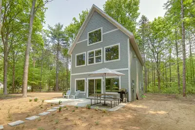 Image de Holland Home w/ Fire Pit: Walk to Lake Michigan!