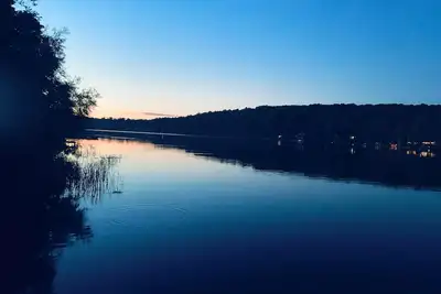 Image de Tranquil Waterfront Retreat with Private Dock and Stunning Views-Close to Uconn