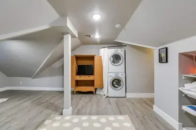 New 1br Apartment with City Views