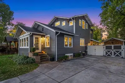 Image de Olive Place - Old Town Living! !