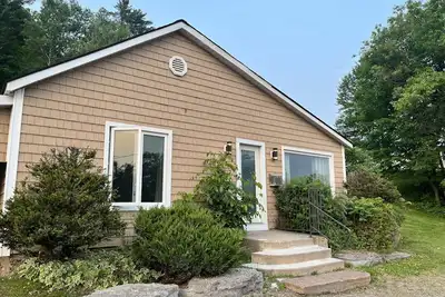 Image de York View House. Newly Listed June 2023! ! \nA 2 bedroom home ready for your visit