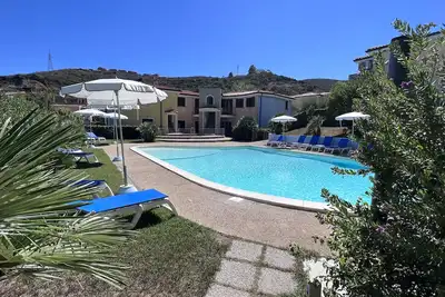 Image de Condominium-Appartement-Salle de bain privée séparée-Vue sur Jardin