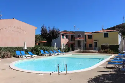 Image de Condominium-Appartement-Salle de bain privée séparée-Vue sur Jardin