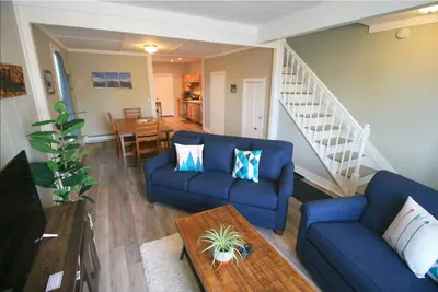 Image de White Star - Upscale finishes - dazzling sunsets - downtown, Pet Friendly!