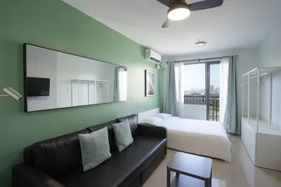 Image de Concrete Palms in Shore 2 Tower 1 near Moa w\/ awesome view of Manila and the bay
