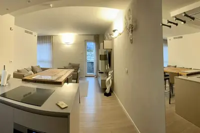 Image de Stylish Downtown Apart close to the beach