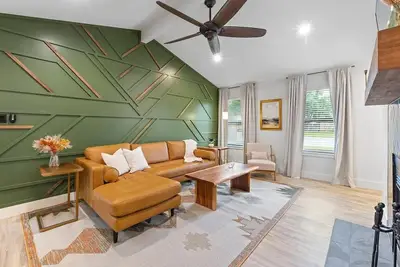 Image de Luxury Home for mid and short-term stays