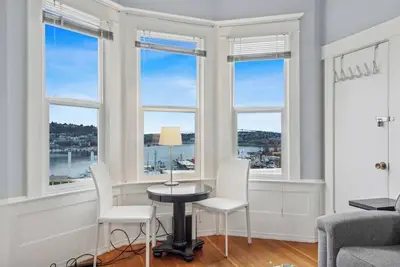 Image de City Charm & Lake Union Views in Capitol Hill