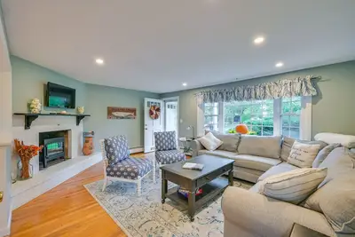 Image de Marblehead Retreat w\/ Sprawling Yard & Gas Grill!