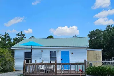 Image de Starry Night Cottage with a Bay View and perfect for outdoor lovers!