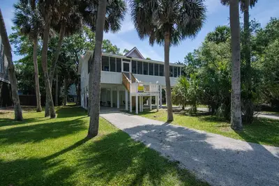 Image de Sea Biscuit-Pet Friendly Cottage w/ Screened Porch; 2 Minutes to Beach Access