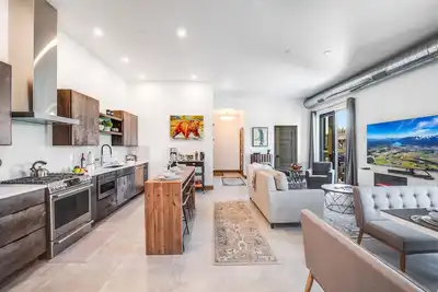 Image de Located in Downtown Whitefish, Walk to Dining and Shops- Nearby Lake and Ski!