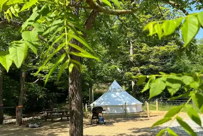 Image de Canvas Bell Tent on Working Farm in Historic Laurel Highlands