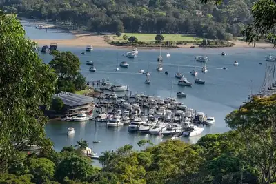 Image de Newport Beach and Bush Getaway With Great Views