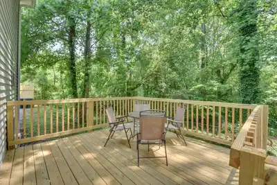 Image de Seneca Vacation Rental < 1 to Lake Keowee Access!