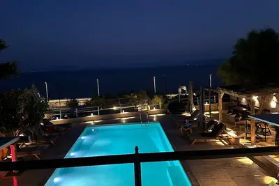 Image de Villa de luxe avec vue magique pour vous - Spiro Spero